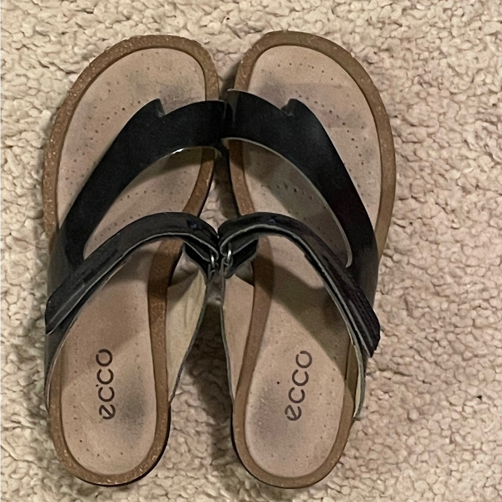 Ecco black patent leather strappy sandals. Very good used condition. Size 38(eu)